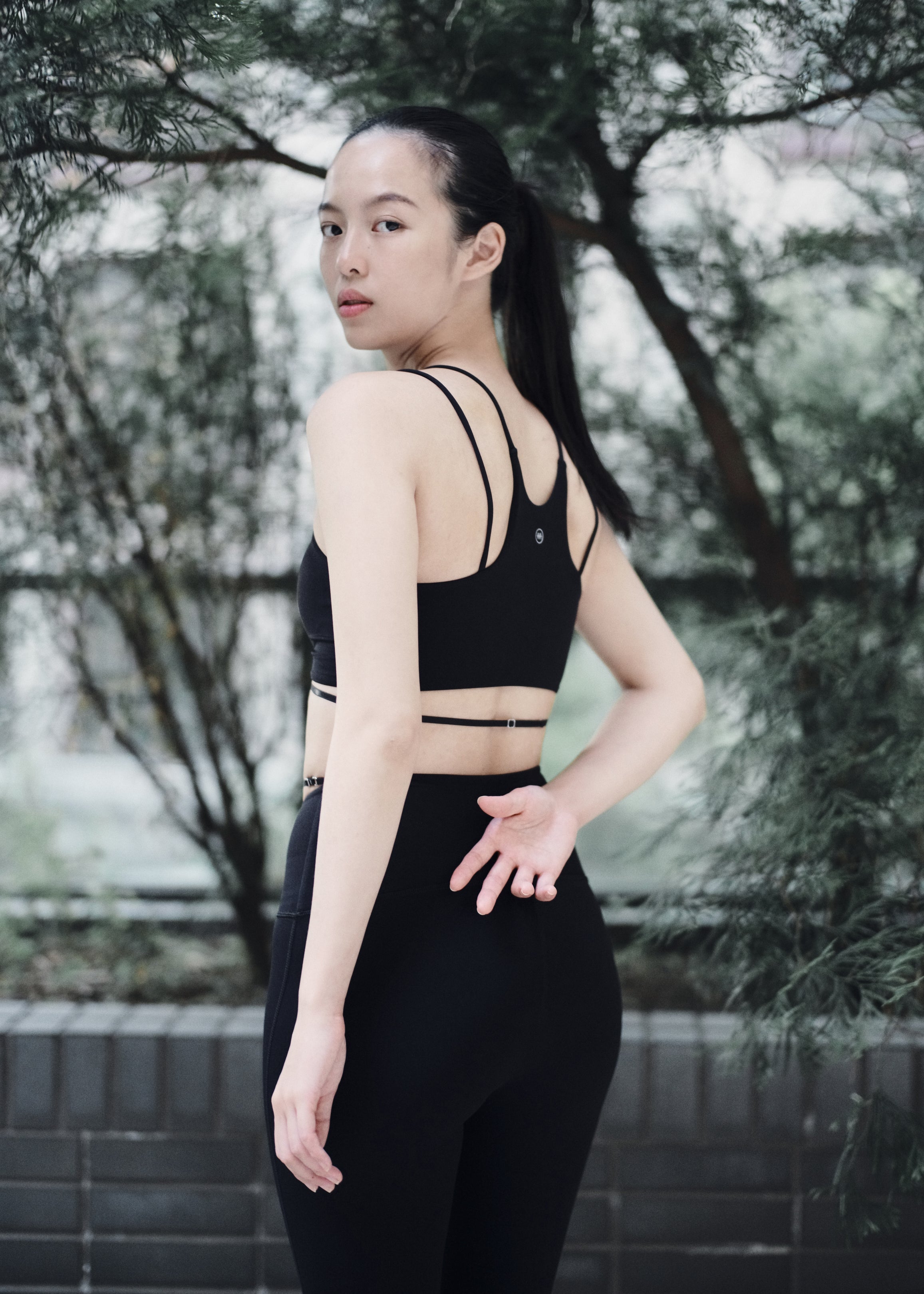 V-strap Sport Top